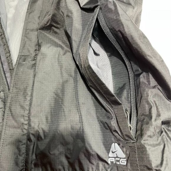 Nike Fitstorm ACG Women's Black Rain‎ Jacket Size S Hooded - Picture 10 of 16